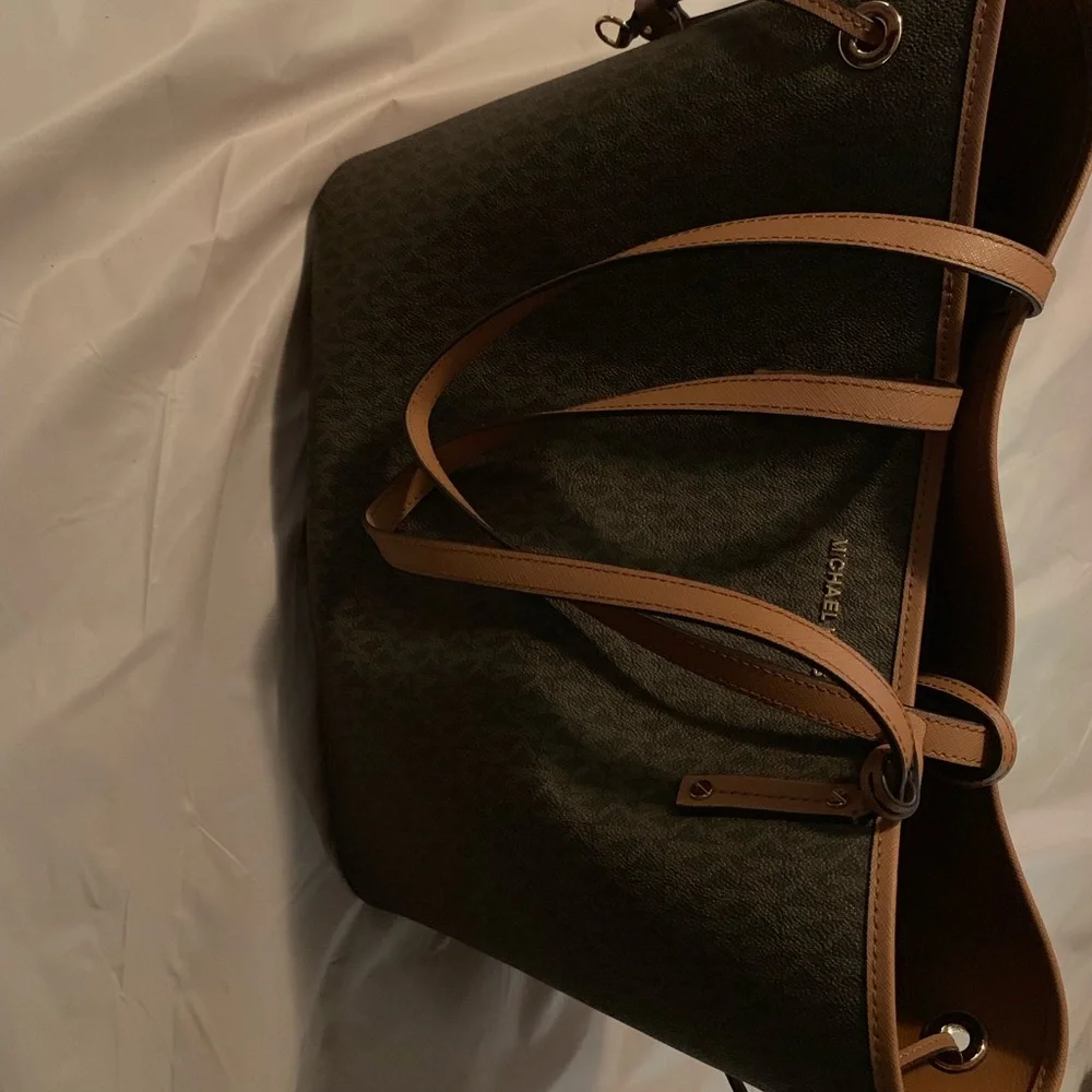 Michael Kors spacious michael